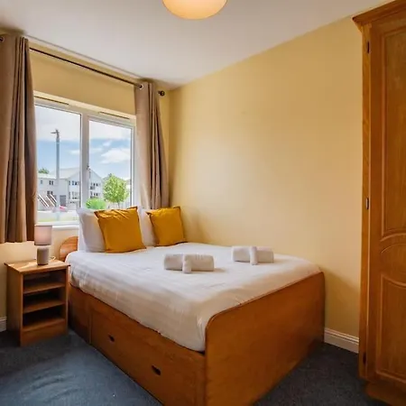 55 - Spacious Three Bed With Parking Appartement *